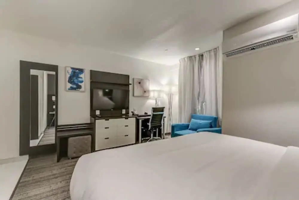 Double Suite (full double bed)