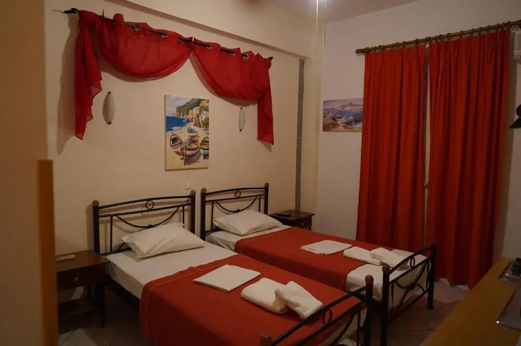 Standard Double room with garden view twin beds