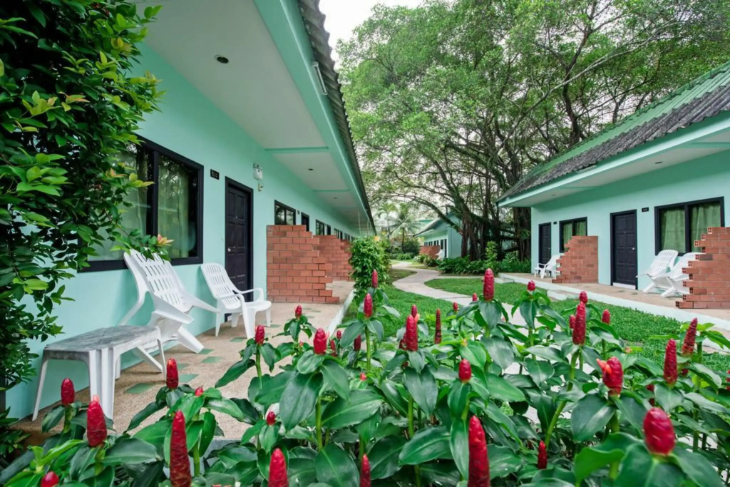 Baantonsai Garden Resort (SHA Extra Plus)