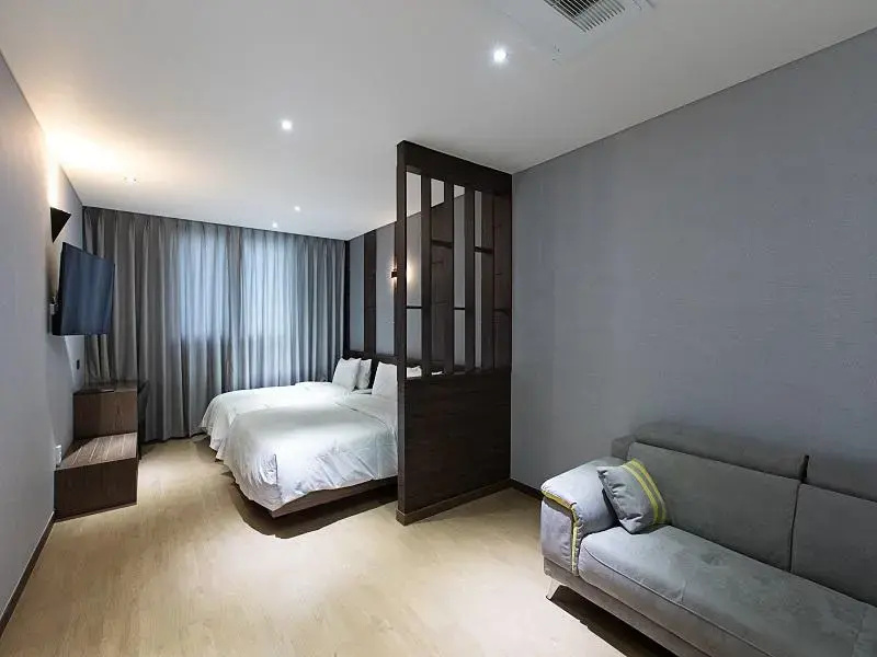 Deluxe Family room