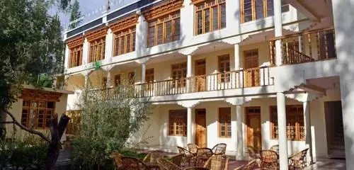 Barath Hotel & Guest House