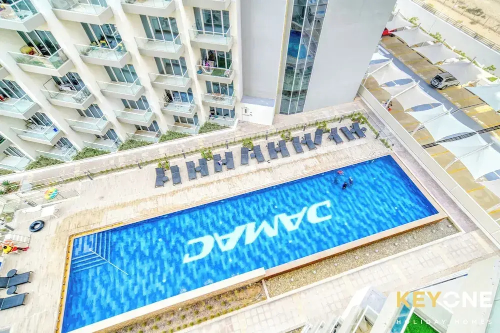 Viridis Living Chic and Spacious 1BR