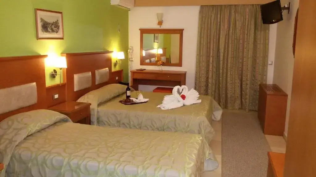 Paradise Lost Hotel-Apartments - Chambres