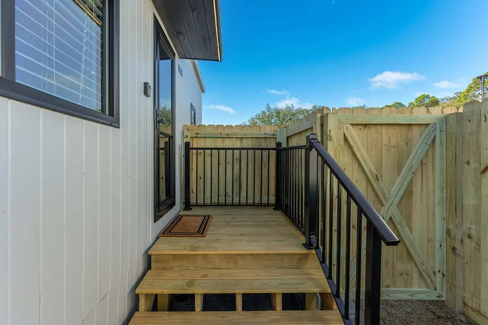 Waterfront Access Private Hot tub Yard 8