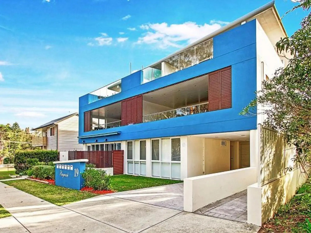 Large Outdoor Entertaining with Outdoor Kitchen and a 2 Minute Walk to Huskisson Beach