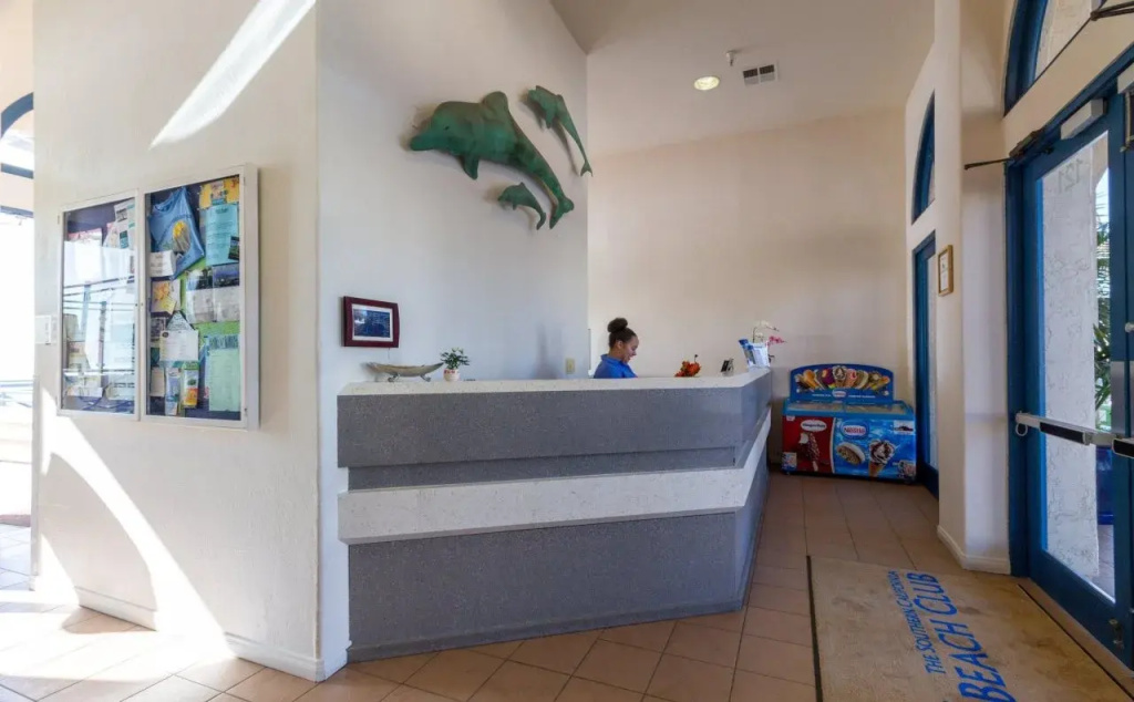 Lobby & Reception