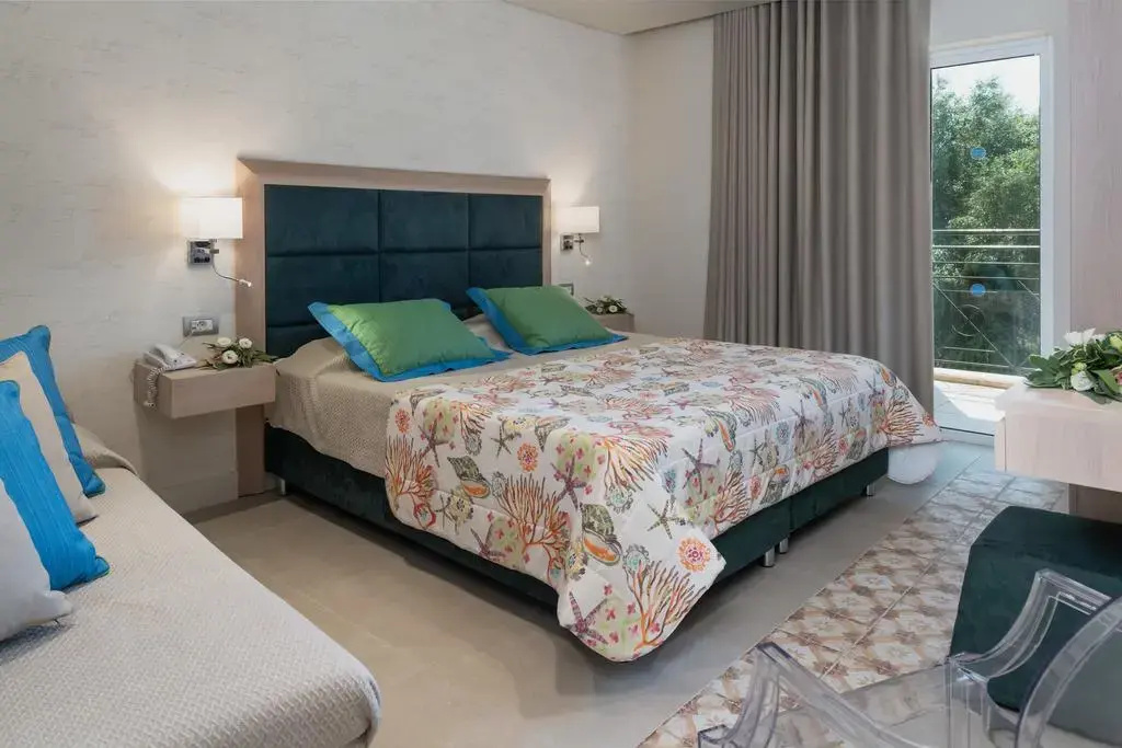 Double room with garden view (full double bed)