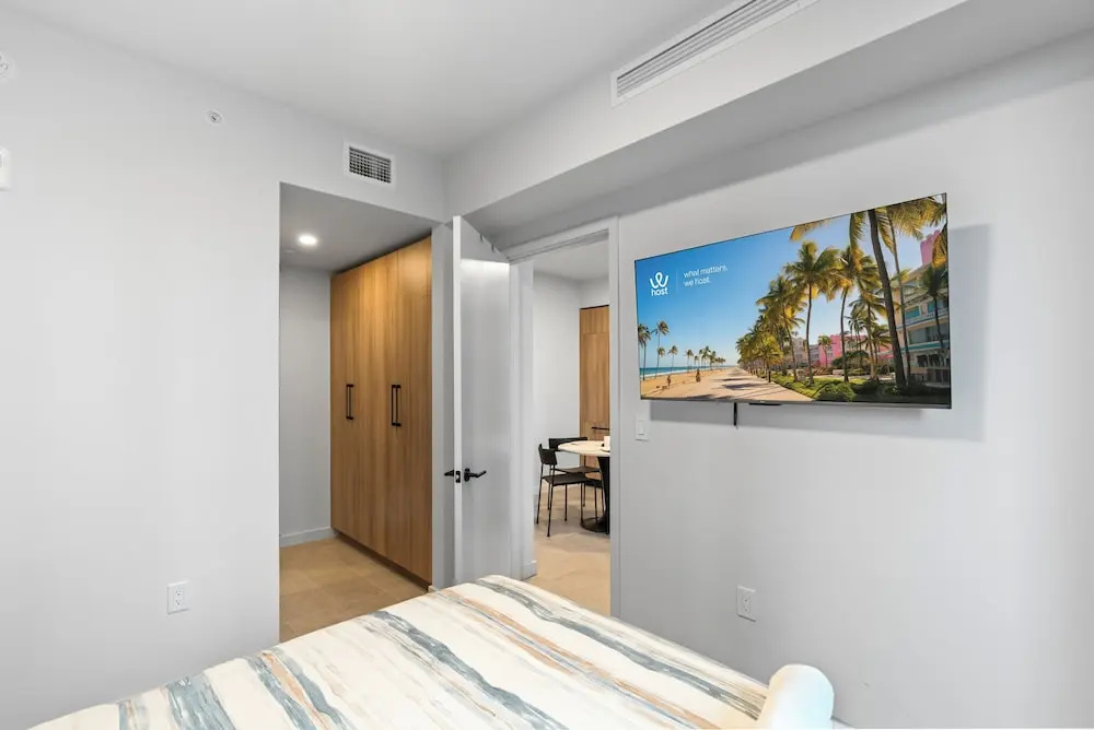 2 Bedrooms Apartment
