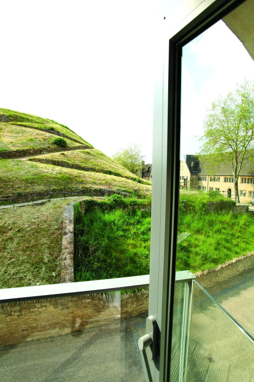 Balcony & Terrace