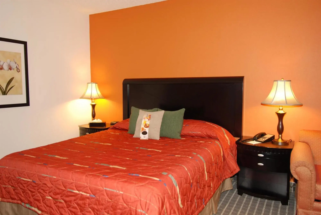 Oakland Airport Executive Hotel: Фото объекта из Shelterz