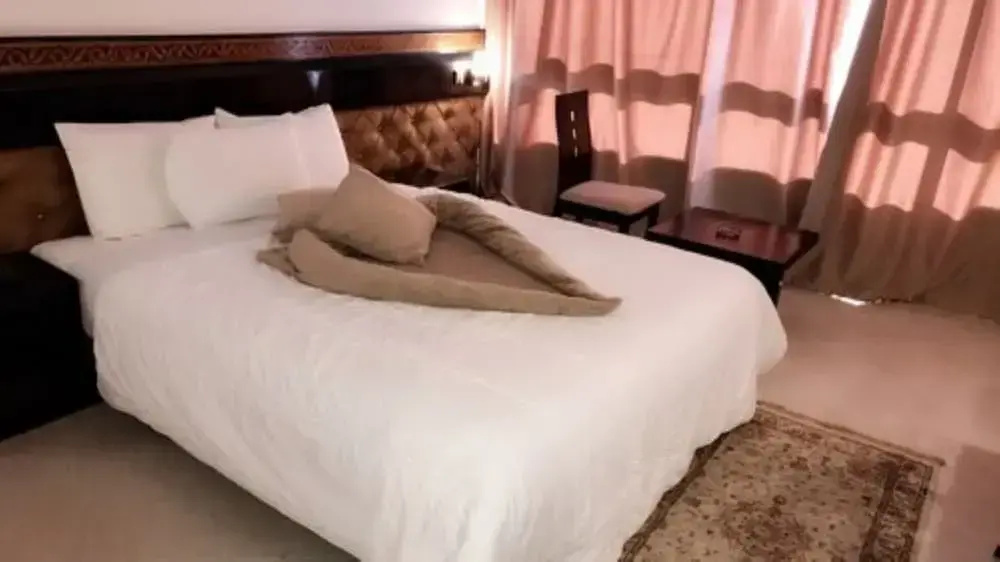 Double room (full double bed)