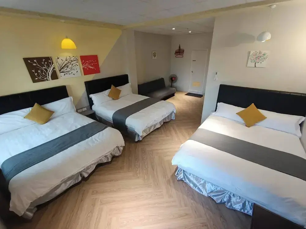 Comfort room with city view