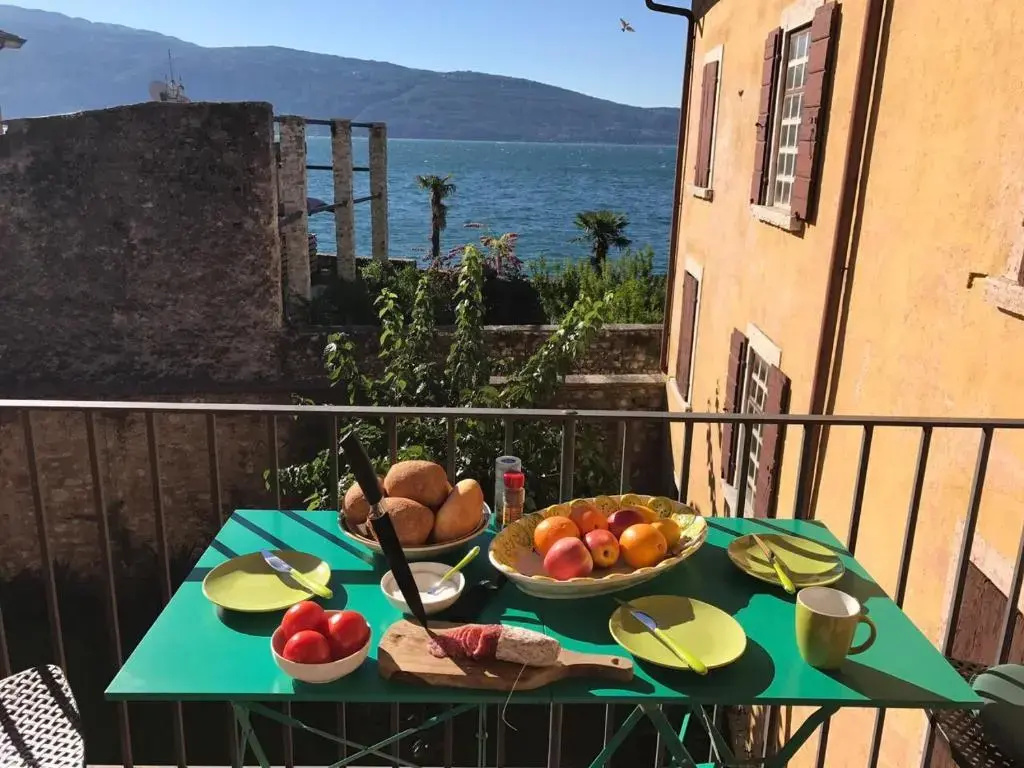 2 Bedrooms Apartment with balcony