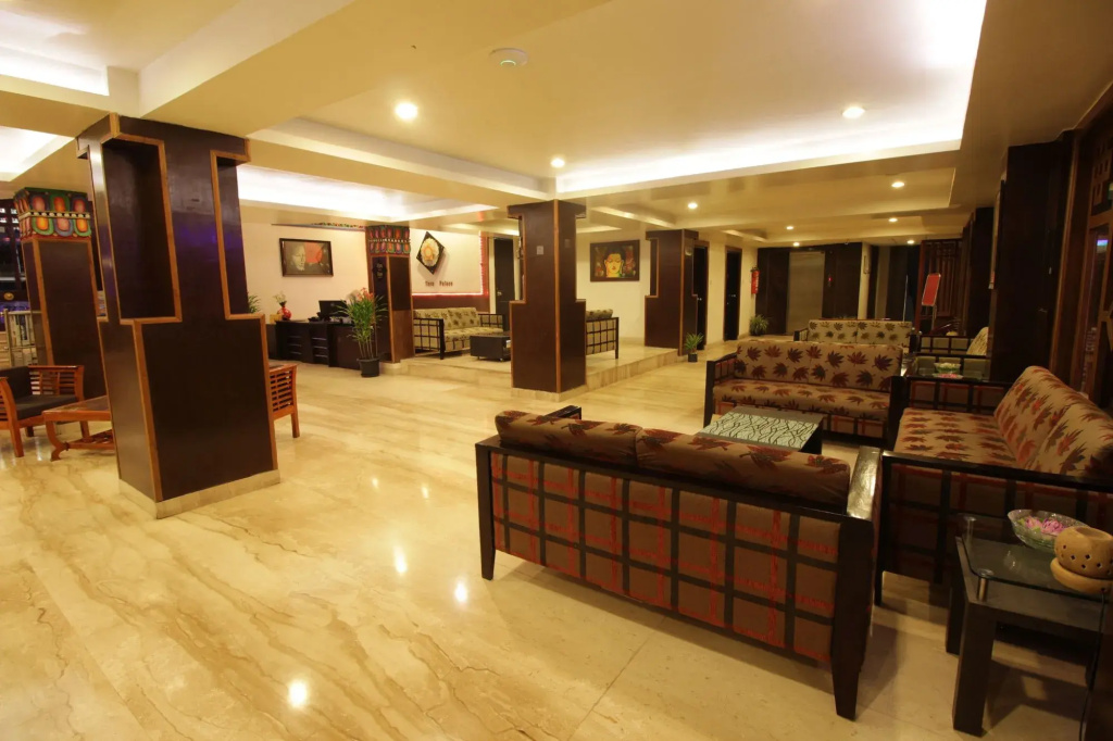 Lobby & Reception