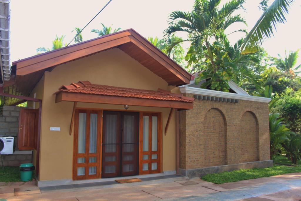 Villa Shade
