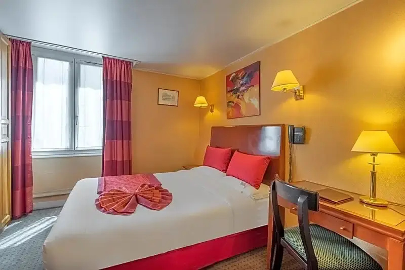 Executive Double room (full double bed)