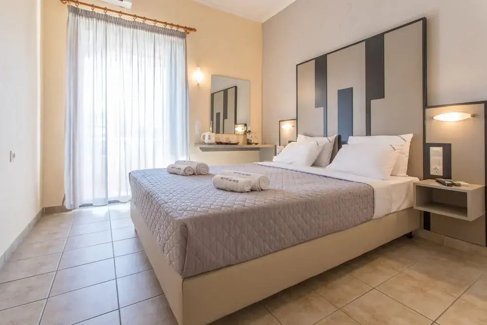 Standard Double room with balcony (full double bed)