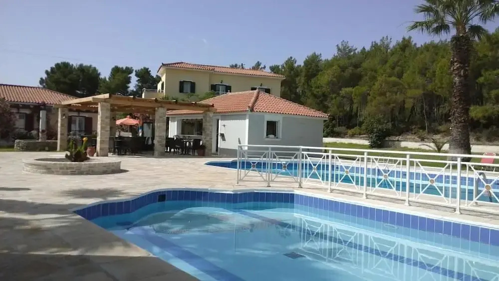 Zeus Hotel 2 * Zeus Hotel 2 *