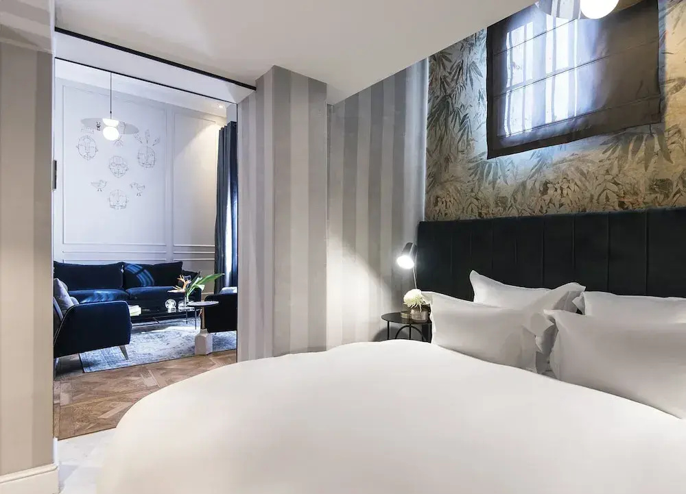 Deluxe Suite