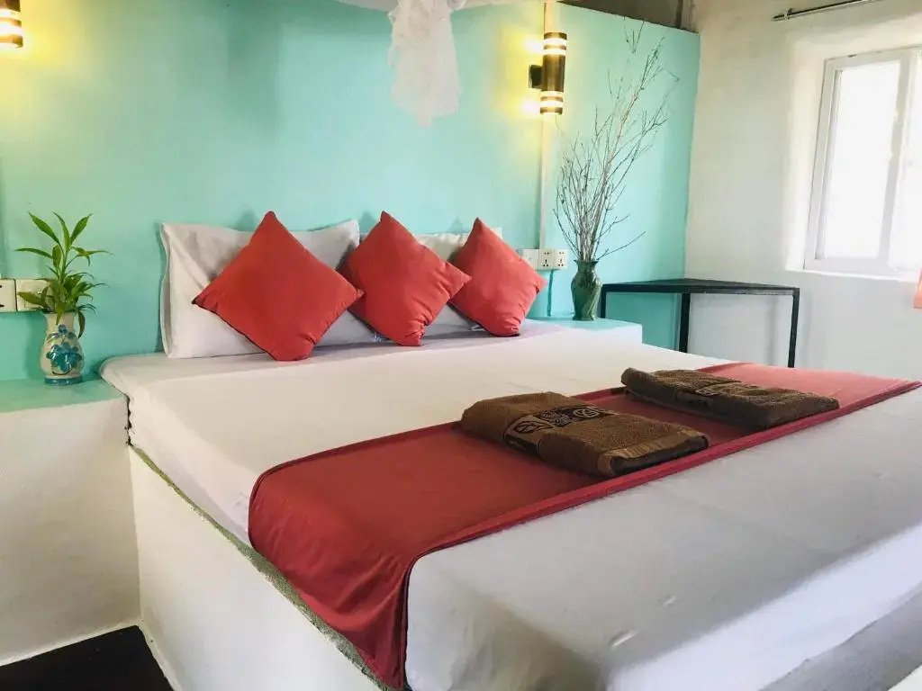 Deluxe Double room (full double bed)