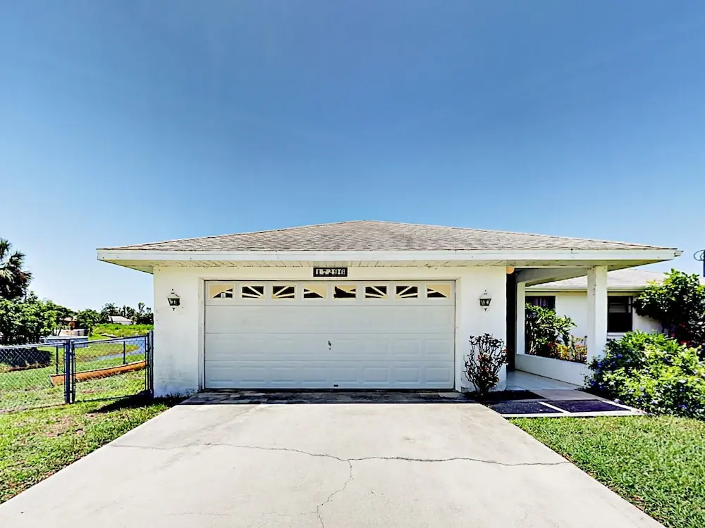 17296 Plantation Dr Home 3 Bedrooms 2 Bathrooms Home