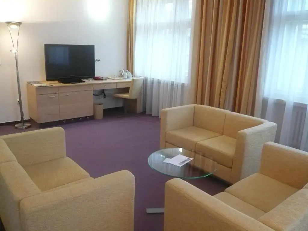 Standard Double room with balcony (full double bed)