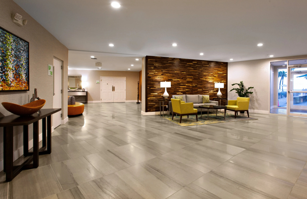 Holiday Inn & Suites Daytona Beach on the Ocean by IHG - Général