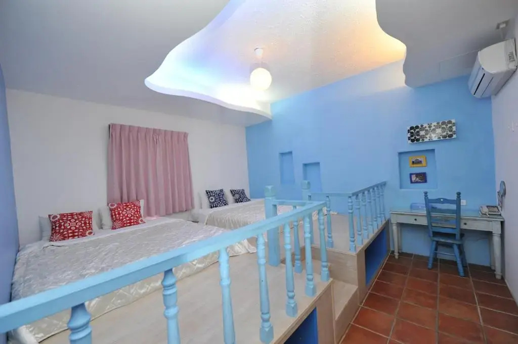 Deluxe Quadruple Family Basement room
