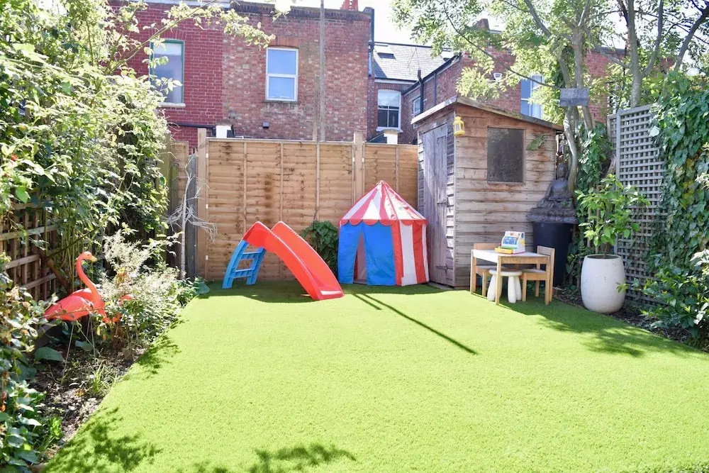 2 Bedroom House in Shepherd's Bush