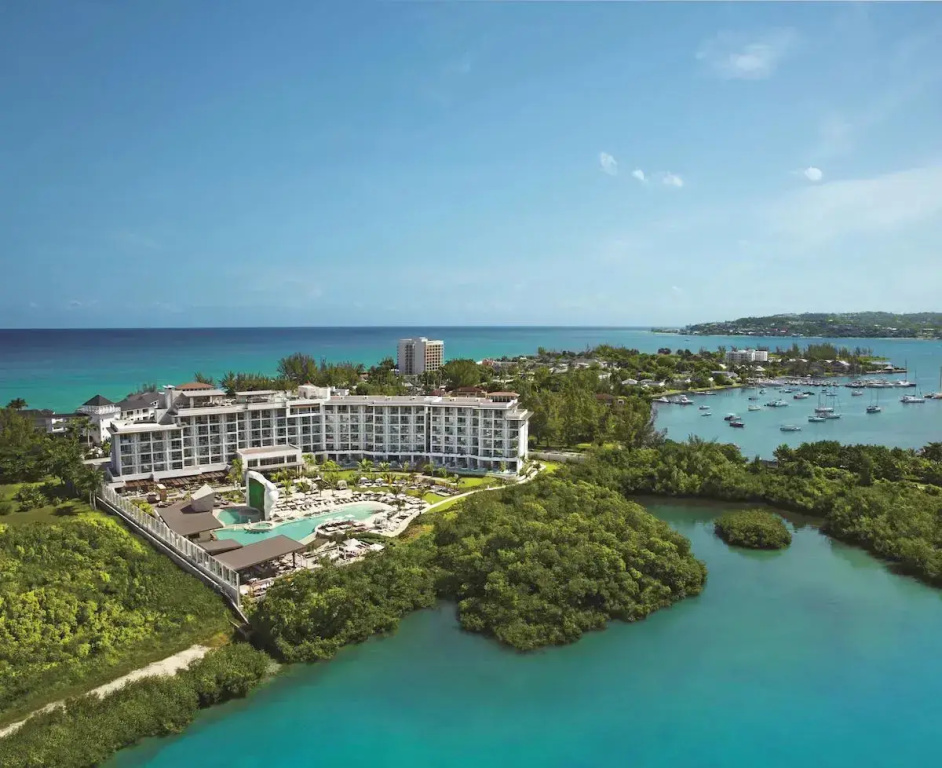 Beach & Waterfront