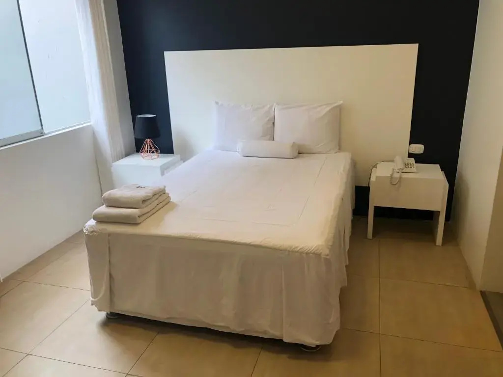 Deluxe Double room (full double bed)