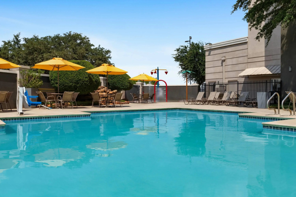 La Quinta Inn & Suites by Wyndham Arlington North 6 Flags Dr - Général