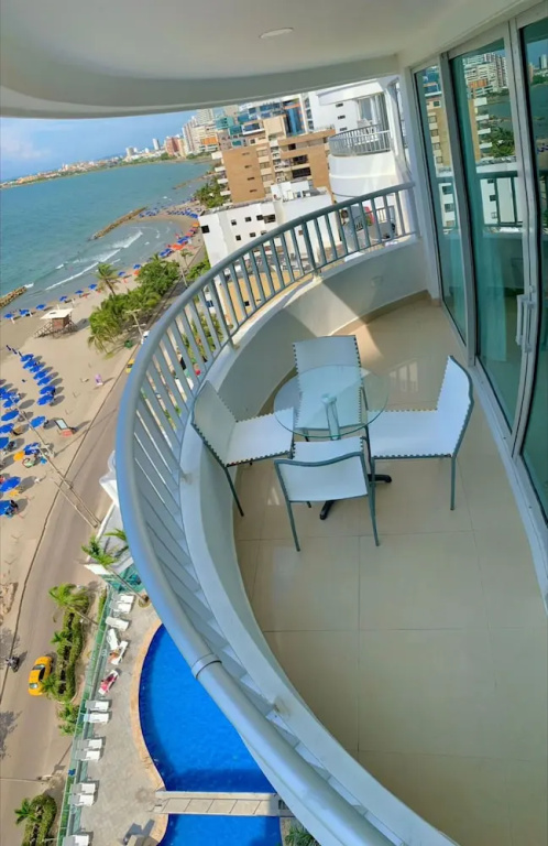 2 Bedroom Beachfront Apartment 2p1-al4 With Pool And Wifi