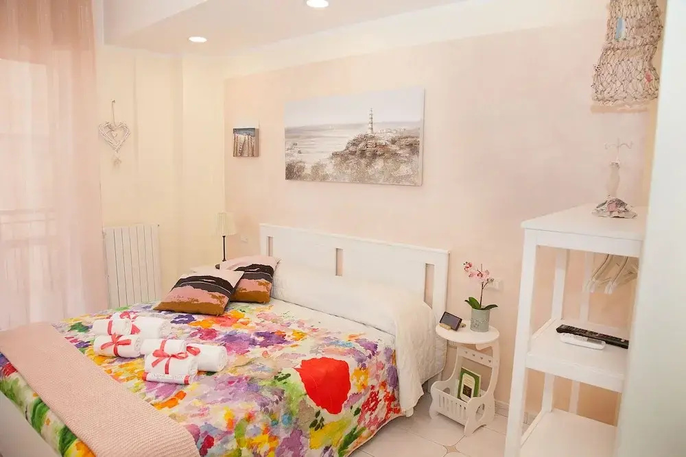 Standard Double room with balcony (full double bed)