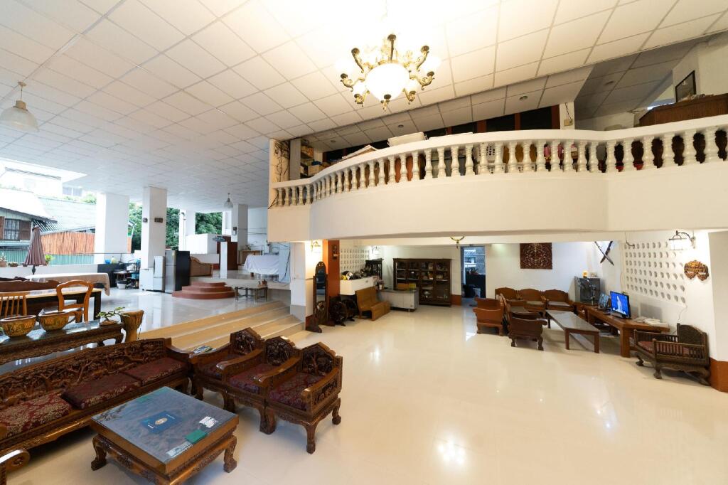 Chiang Mai Mansion (Night Bazaar) by null