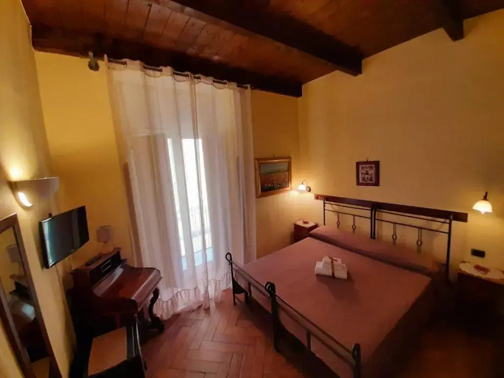 Standard Double room (full double bed)