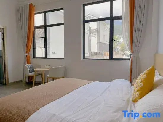 Standard Double room with mountain view (full double bed)