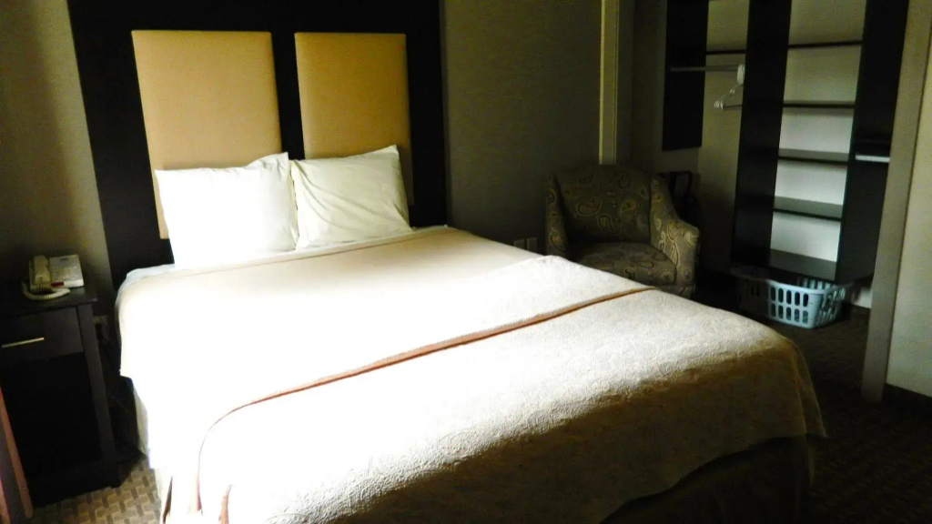 Stay-Over Suites - Général