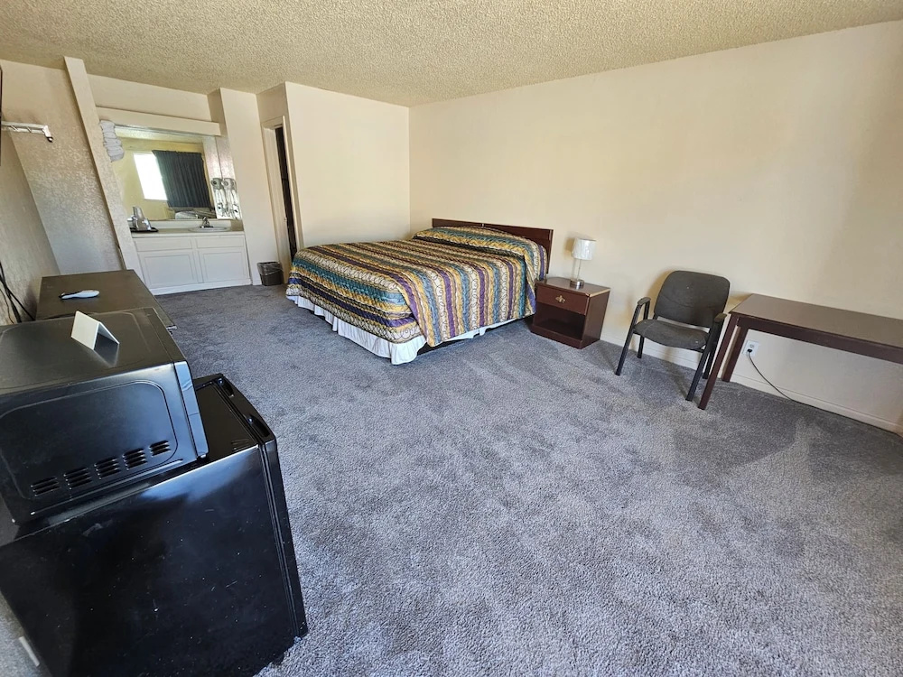 Executive Inn — 3