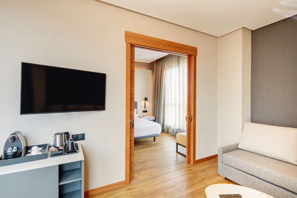 Double Junior Suite (full double bed)