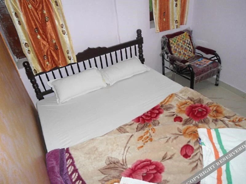 Tanu Guest House