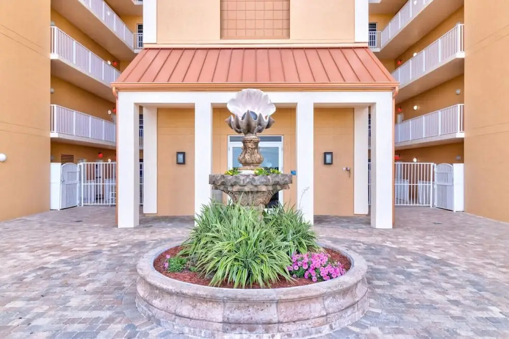 Elegant Oceanfront Pool Hot Tub at Sanibel Condos
