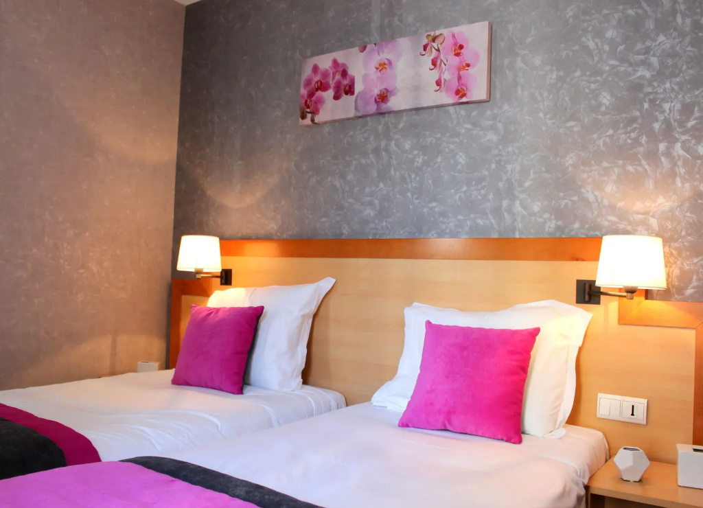 Отель Hotel du Chemin Vert Paris в Париже