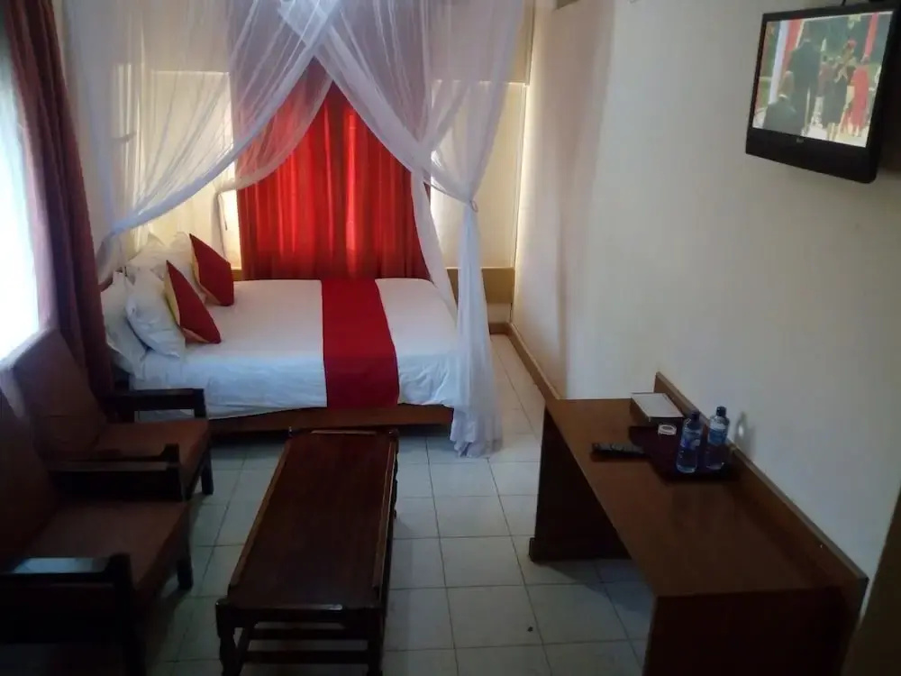 Deluxe Double room (full double bed)
