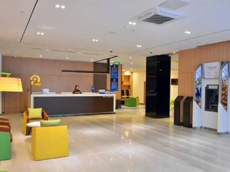 Lobby & Reception