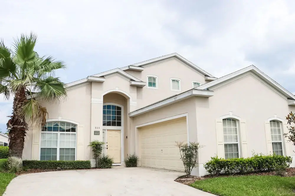 Davenport Pool Homes by RMG
