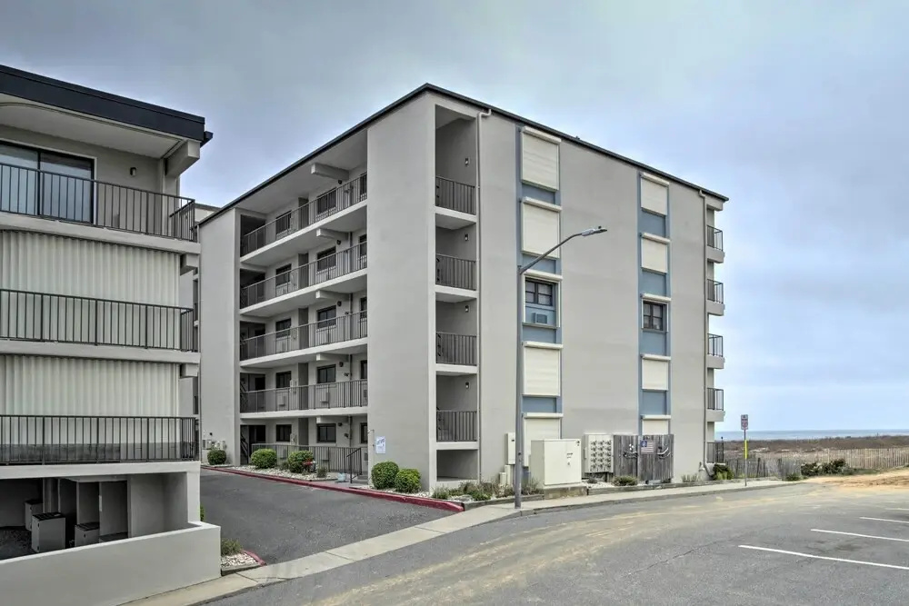 Condo Retreat w/ Balcony on Ocean City Beach!