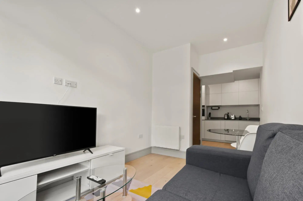 Comfy One Bed Apartment in Broad House, Harrow