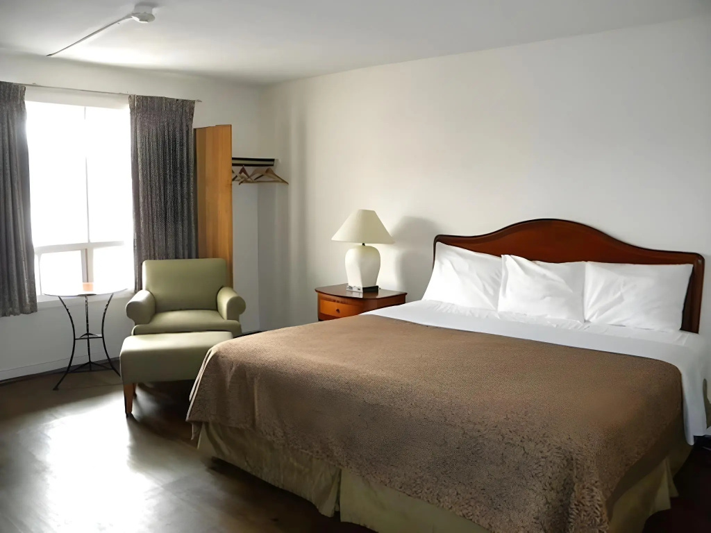 Fairway Inn by the Falls — 2