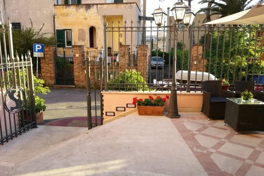 Hotel photo 11